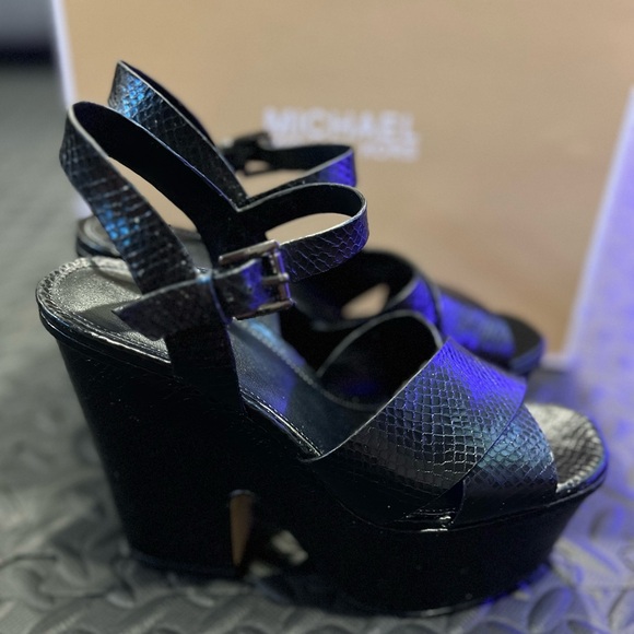 Michael Kors Diva Platform Wedge Snake Embossed - Picture 2 of 5